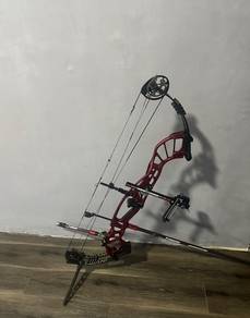 Hoyt Invicta Compound Target Bow