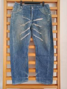Levis Enginered jeans single back pocket nike puma