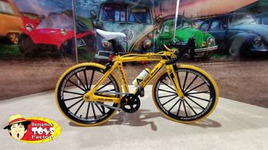 1:10 Racing Bicycle Alloy Model (Yellow)