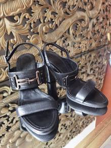 Authentic SALVATORE FERRAGAMO Heels Size 37 
