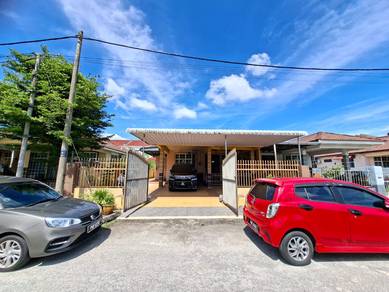 Semi-Detached House For Sale in Lunas,KDH