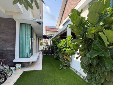Semi-Detached House For Sale in Alam Impian,SGR