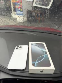 iPhone pro max 256gb white titanium