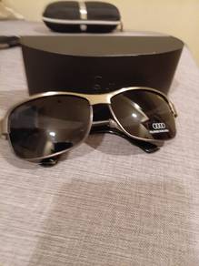 sunglasees