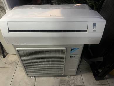 1 set Daikin 1hp inverter air cond
