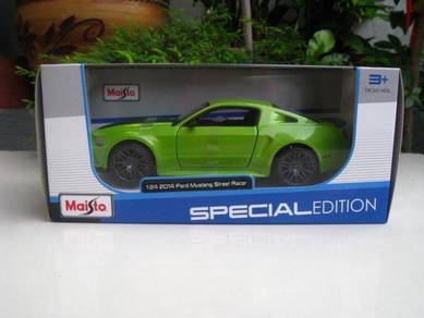 Maisto 1-24 Ford Mustang Street Racer Green Car
