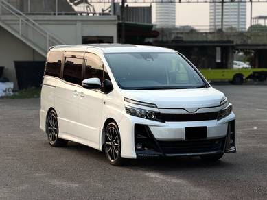 Toyota Voxy S-Z in Masai, JHR