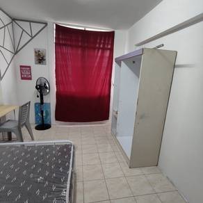 Condominium For Rent in Green Garden