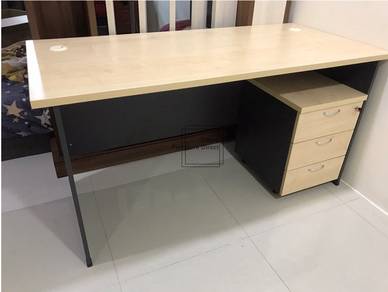 Rectangular home Table with classic design