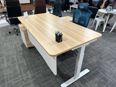 7 feet Director table with adjustable height