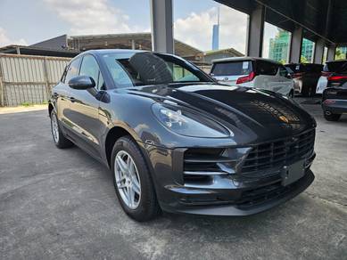 Porsche Macan S S in City Centre, KUL