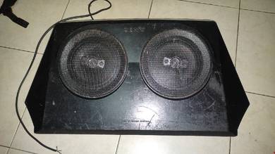 Speaker Belakang