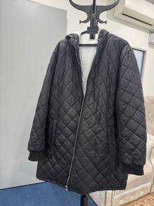 Black quitted winter coat with hood