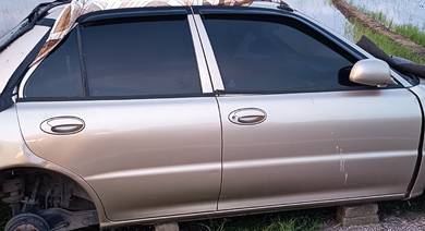 pintu proton wira