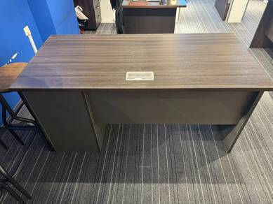 Office Table 5ft Dark Oakwood