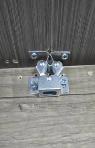 Clip pintu almari ( roda )