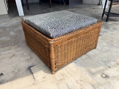 kerusi rotan/ stool