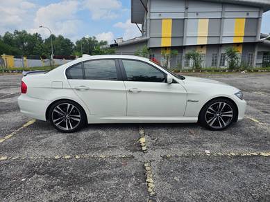 BMW 323i 23i (CKD) in Cheras, SGR