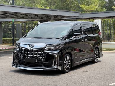 Toyota Alphard  in Setia Alam, SGR
