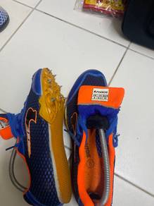 kasut spike