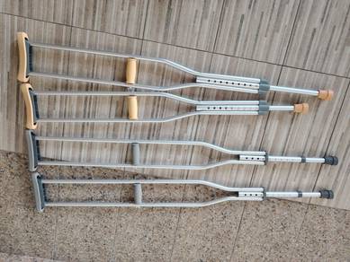 Crutches / Tongkat