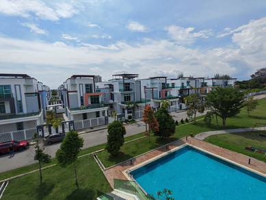 Bungalow House For Sale in Klebang,MLK