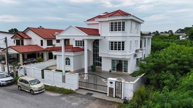 Bungalow House For Sale in Klang,SGR