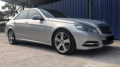 Mercedes Benz E300 300 AVANTGARDE (CKD) in Kajang, SGR