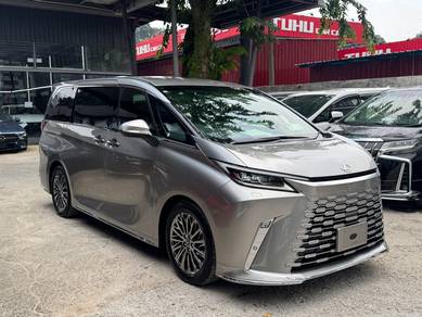 Lexus LM 500H EXECUTIVE in Old Klang Road, KUL