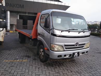 Hino XZU 415 Towing Car Carrier