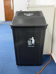 60L Bakul Tong Sampah Bertutup