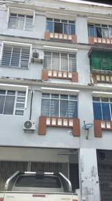 Room in Tebrau, JHR
