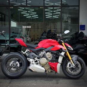 Ducati Streetfighter V2
