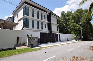 Bungalow House For Sale in Rawang,SGR