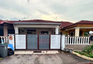 1-storey Terraced House For Sale in Cheng,MLK