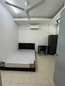 Room in Kota Kemuning, SGR