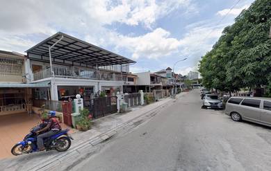 2-storey Terraced House For Sale in Jelutong,PNG
