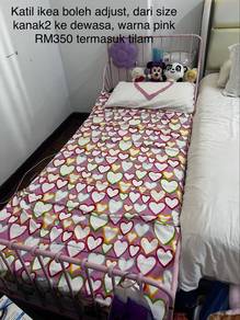Bed frame + mattress