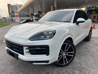 Porsche Cayenne BASE in Klang, SGR