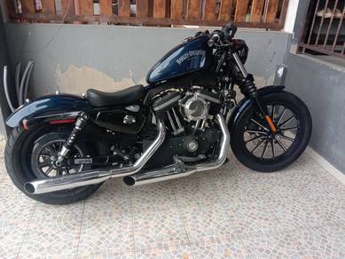 Harley-Davidson Iron 883