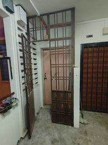 Flat For Sale in Pangsapuri Merak (Kangkar Pulai)