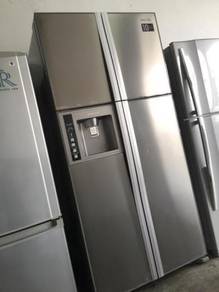 Side by Side Refrigerator Freezer Hitachi Peti Ais