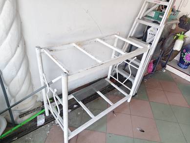 3 FT fish tank stand for sell