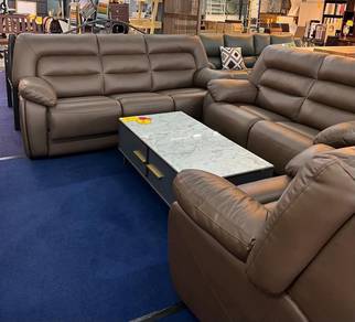 1R23 Leather sofa display clearance