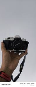 Olympus OM-D E-M10 Mark II  Mirrorless With Lenses