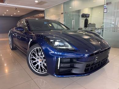 Porsche Panamera BASE in Petaling Jaya, SGR