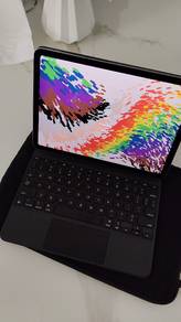 Ipad Air 11 M4 128gb with Magic Keyboard+ Pencil
