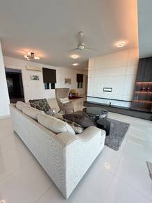 Condominium For Rent in Gurney Paragon