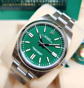 Rolex Oyster Perpetual 41mm 124300 Green Dial 2021