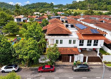Semi-Detached House For Sale in Gombak,SGR